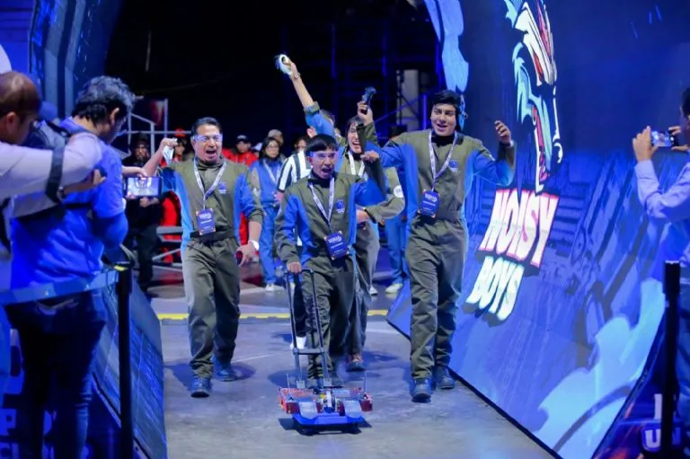 equipo de noicy boy